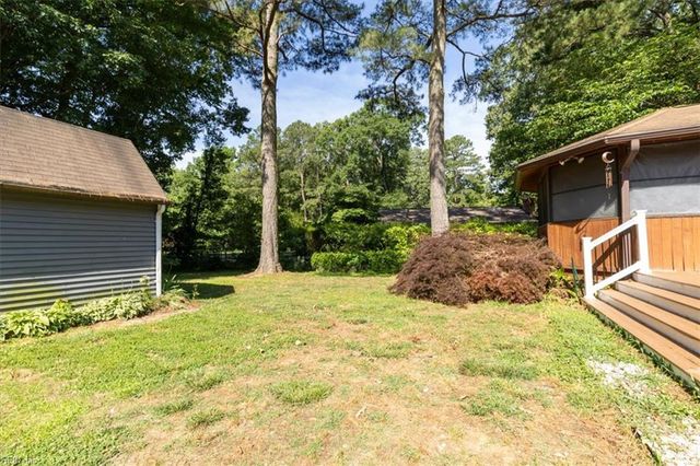 702 Seaford RD, Seaford, VA 23696