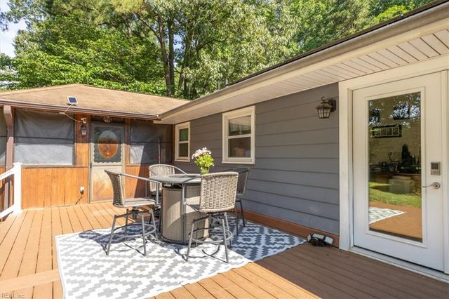 702 Seaford RD, Seaford, VA 23696
