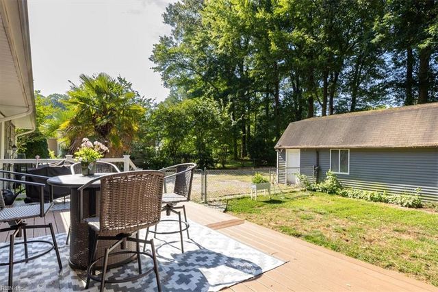 702 Seaford RD, Seaford, VA 23696