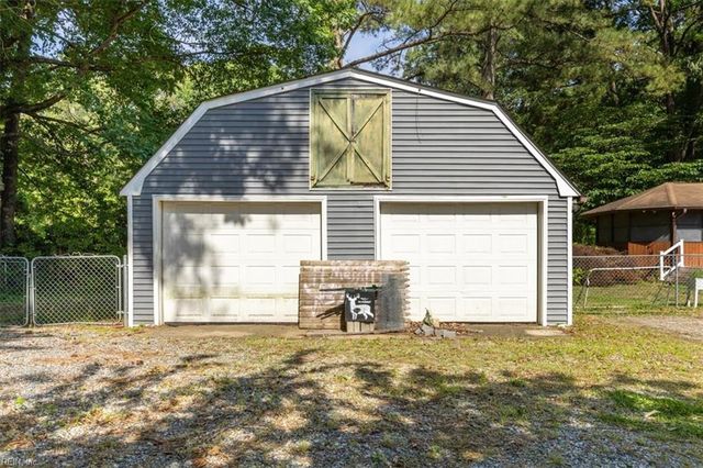 702 Seaford RD, Seaford, VA 23696