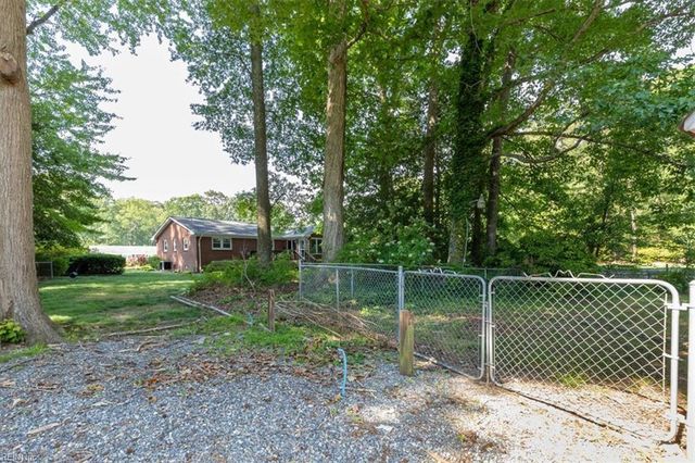 702 Seaford RD, Seaford, VA 23696