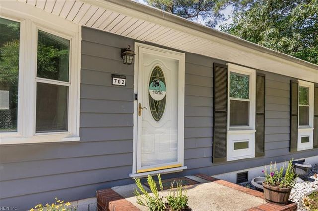 702 Seaford RD, Seaford, VA 23696