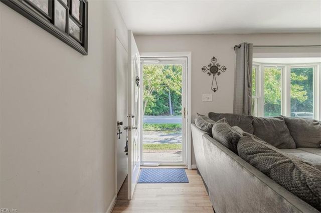 702 Seaford RD, Seaford, VA 23696