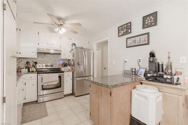 702 Seaford RD, Seaford, VA 23696