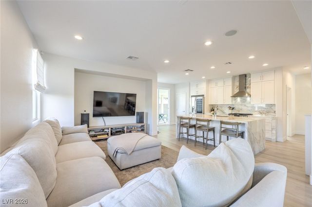 5404 Avent Ferry Street, Las Vegas, NV 89148