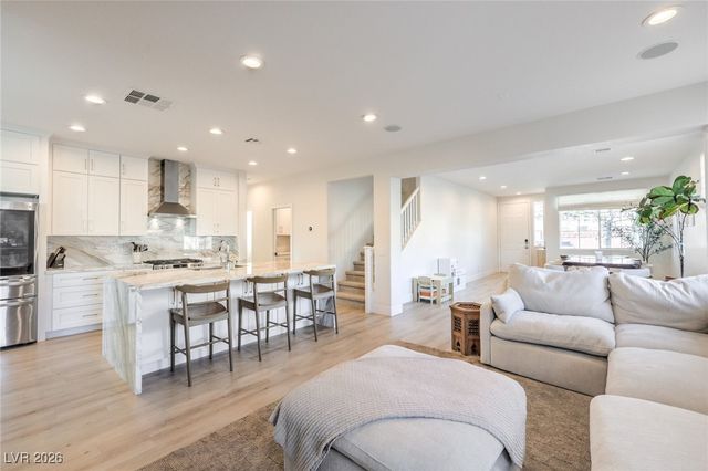 5404 Avent Ferry Street, Las Vegas, NV 89148