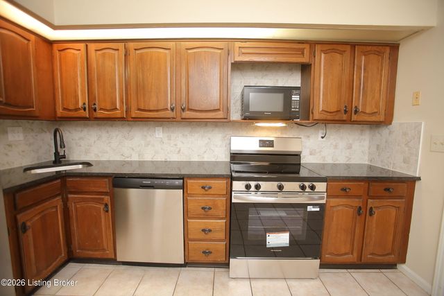 1600 Gardiner Ln 204, Louisville, KY 40205