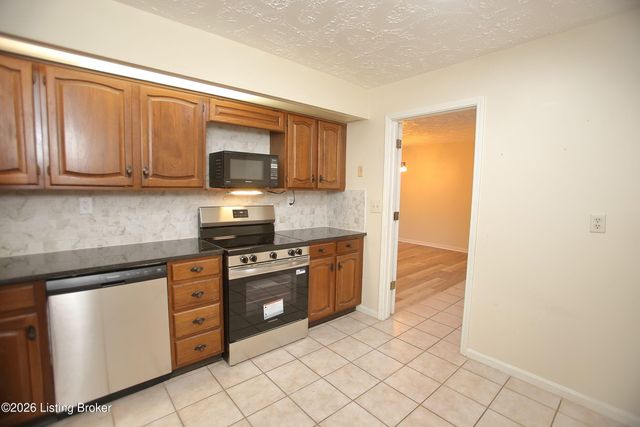 1600 Gardiner Ln 204, Louisville, KY 40205