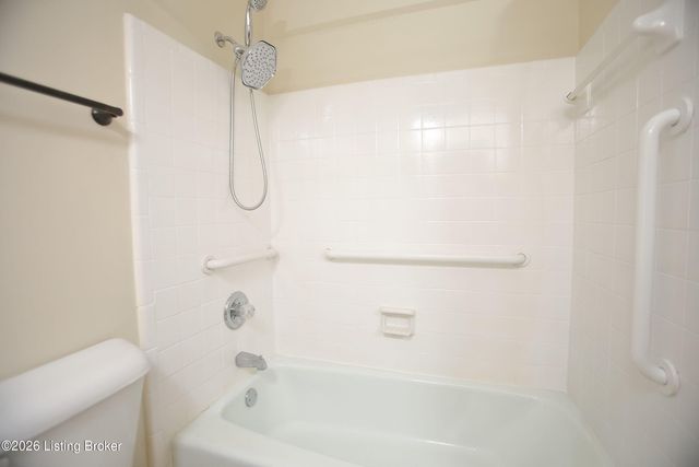 1600 Gardiner Ln 204, Louisville, KY 40205