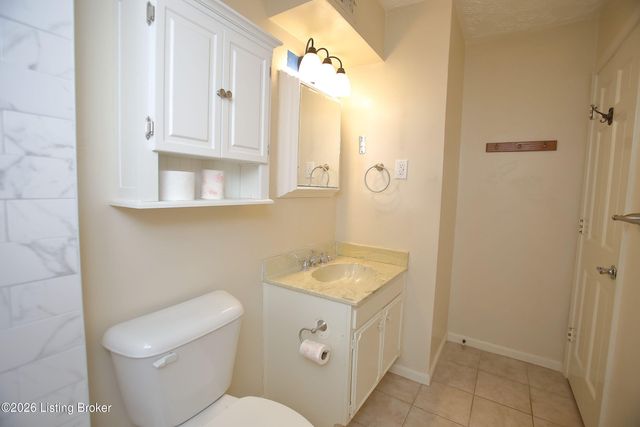 1600 Gardiner Ln 204, Louisville, KY 40205