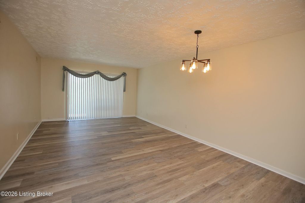 1600 Gardiner Ln 204, Louisville, KY 40205