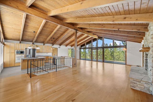 24717 Rodeo Flat Rd, Auburn, CA 95602