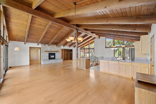 24717 Rodeo Flat Rd, Auburn, CA 95602