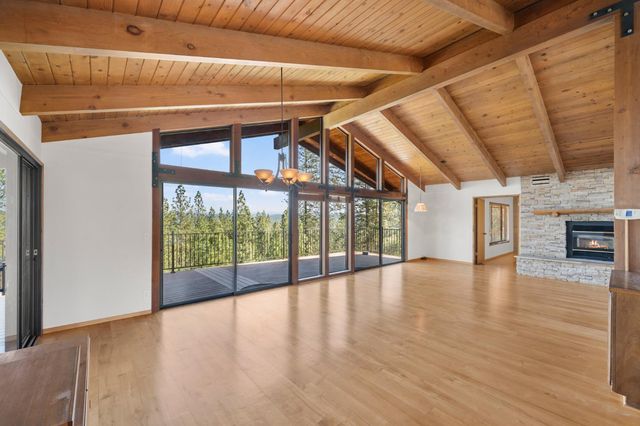 24717 Rodeo Flat Rd, Auburn, CA 95602