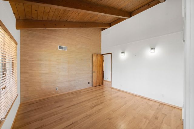 24717 Rodeo Flat Rd, Auburn, CA 95602