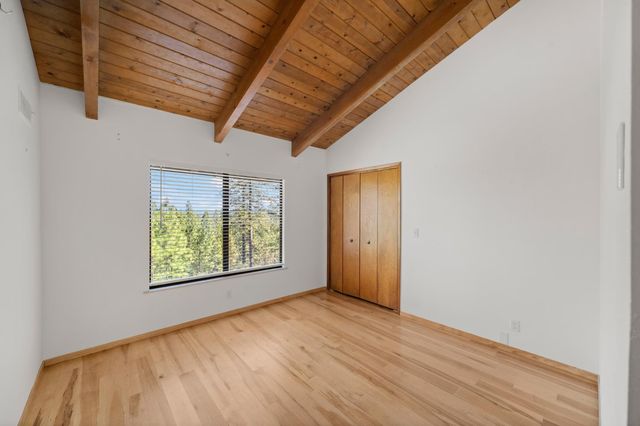 24717 Rodeo Flat Rd, Auburn, CA 95602