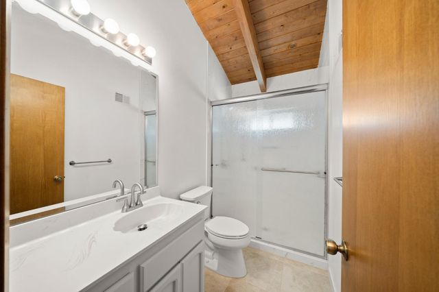 24717 Rodeo Flat Rd, Auburn, CA 95602