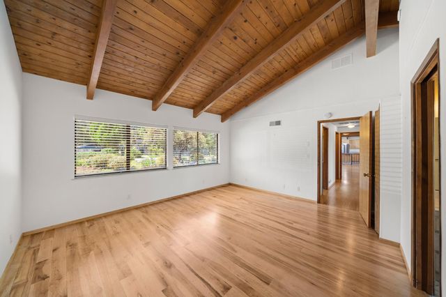 24717 Rodeo Flat Rd, Auburn, CA 95602