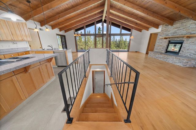 24717 Rodeo Flat Rd, Auburn, CA 95602