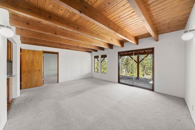 24717 Rodeo Flat Rd, Auburn, CA 95602