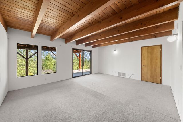 24717 Rodeo Flat Rd, Auburn, CA 95602