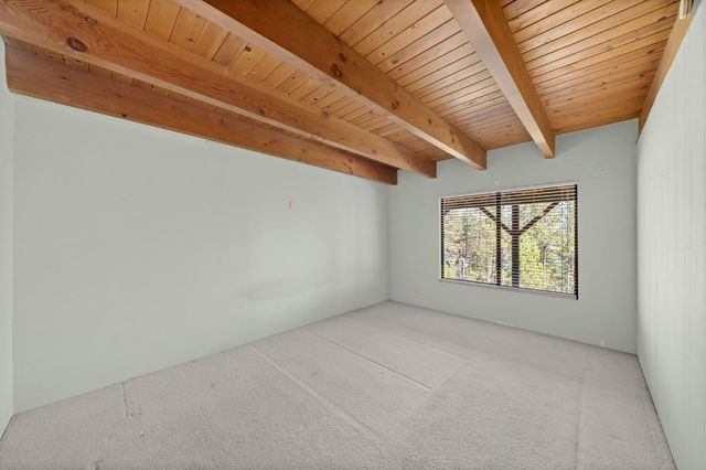 24717 Rodeo Flat Rd, Auburn, CA 95602