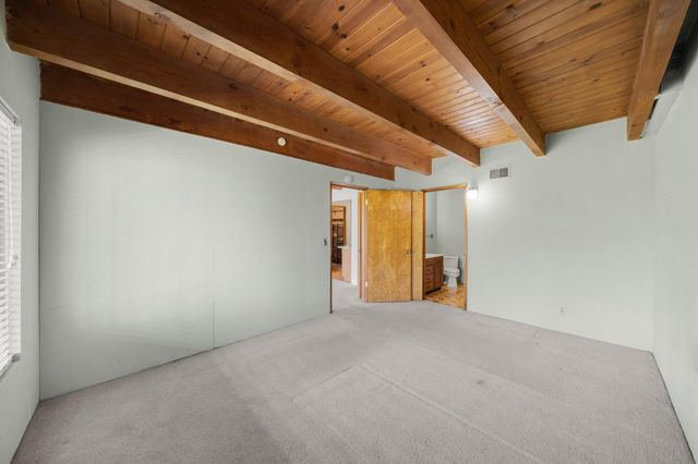 24717 Rodeo Flat Rd, Auburn, CA 95602