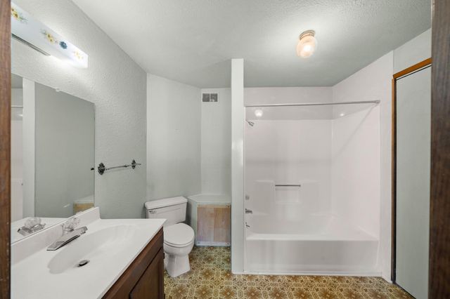 24717 Rodeo Flat Rd, Auburn, CA 95602