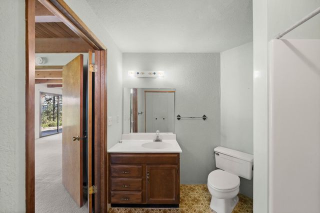 24717 Rodeo Flat Rd, Auburn, CA 95602