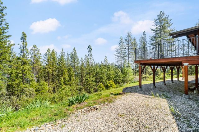 24717 Rodeo Flat Rd, Auburn, CA 95602