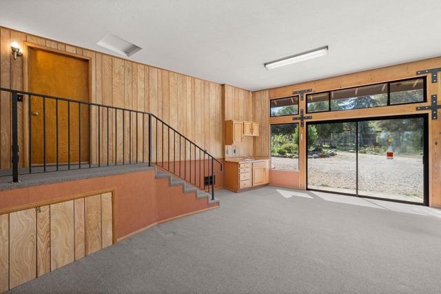 24717 Rodeo Flat Rd, Auburn, CA 95602