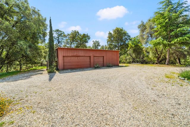 24717 Rodeo Flat Rd, Auburn, CA 95602