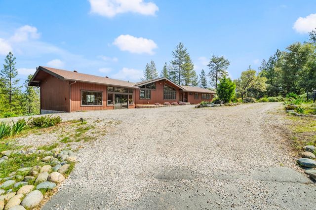 24717 Rodeo Flat Rd, Auburn, CA 95602