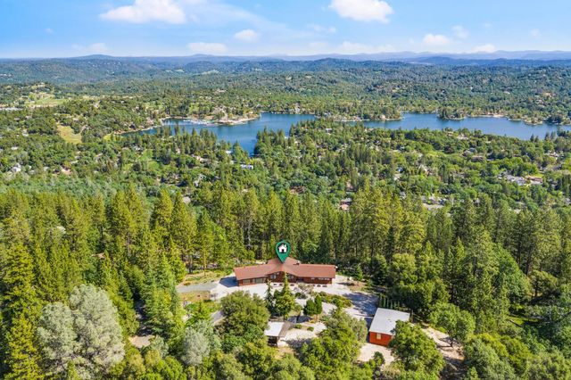 24717 Rodeo Flat Rd, Auburn, CA 95602