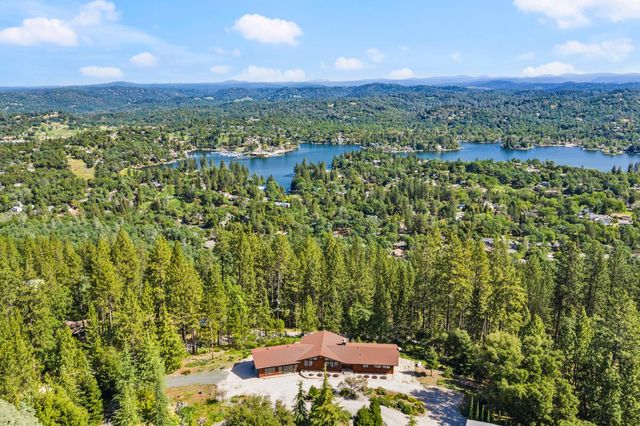 24717 Rodeo Flat Rd, Auburn, CA 95602