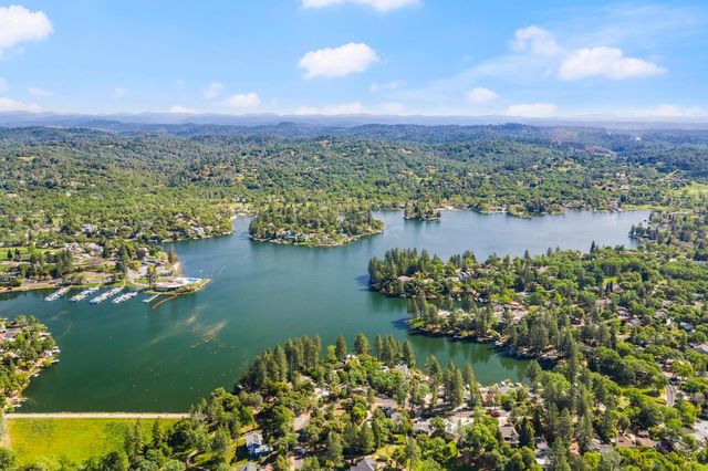 24717 Rodeo Flat Rd, Auburn, CA 95602