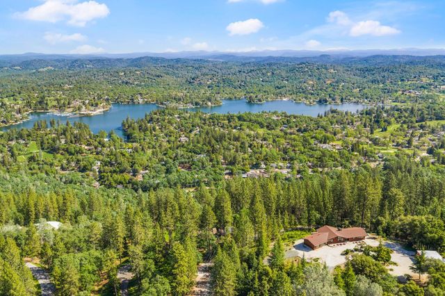 24717 Rodeo Flat Rd, Auburn, CA 95602