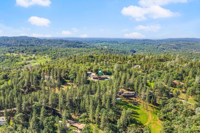 24717 Rodeo Flat Rd, Auburn, CA 95602