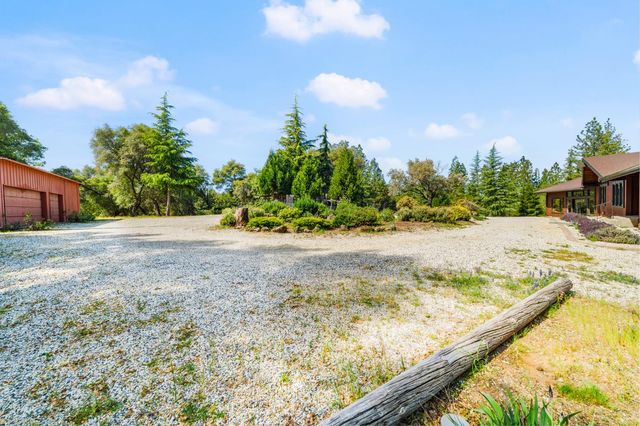 24717 Rodeo Flat Rd, Auburn, CA 95602