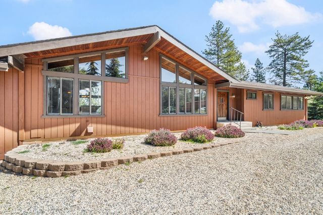 24717 Rodeo Flat Rd, Auburn, CA 95602