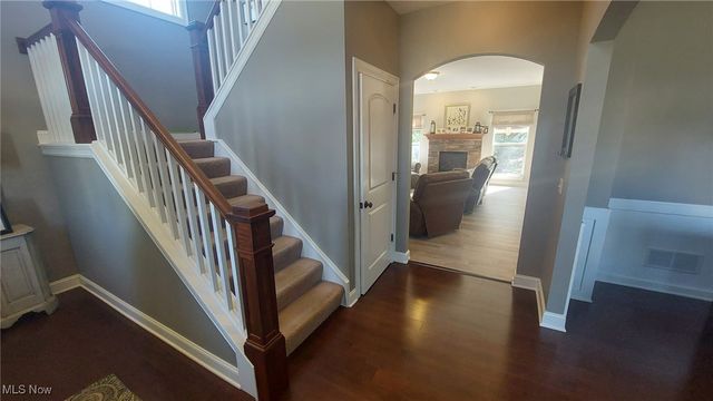 11056 Peach Glen Avenue NW, Uniontown, OH 44685