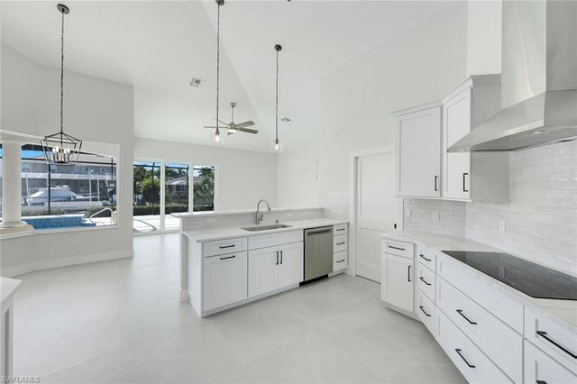 1524 SW 56th TER, Cape Coral, FL 33914