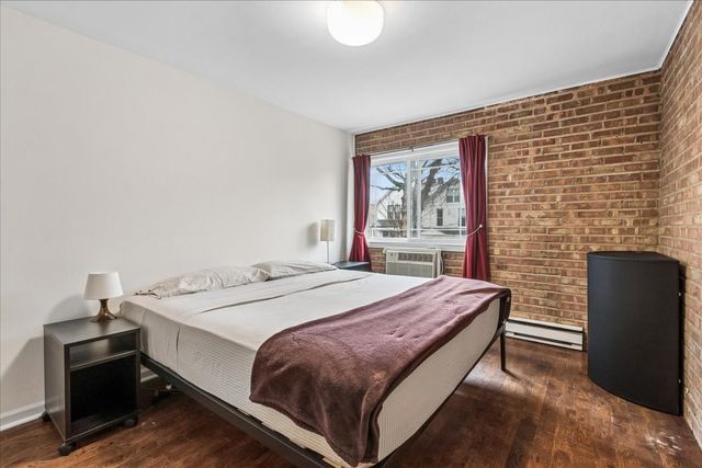 6118 N Hermitage Avenue A, Chicago, IL 60660