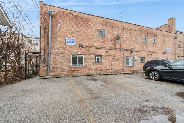 6118 N Hermitage Avenue A, Chicago, IL 60660