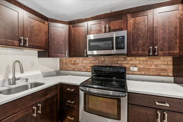 6118 N Hermitage Avenue A, Chicago, IL 60660