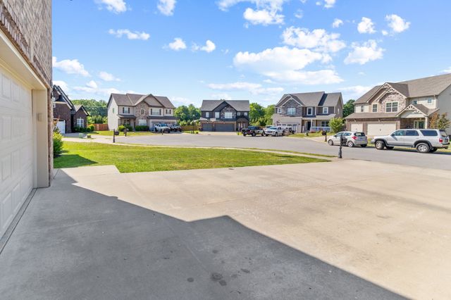 1765 Ellie Piper Cir, Clarksville, TN 37043