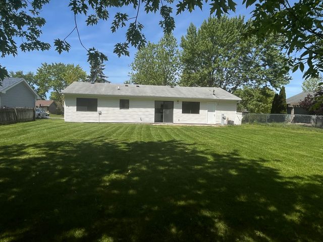 3915 Greenbay Drive, Hanover Park, IL 60133