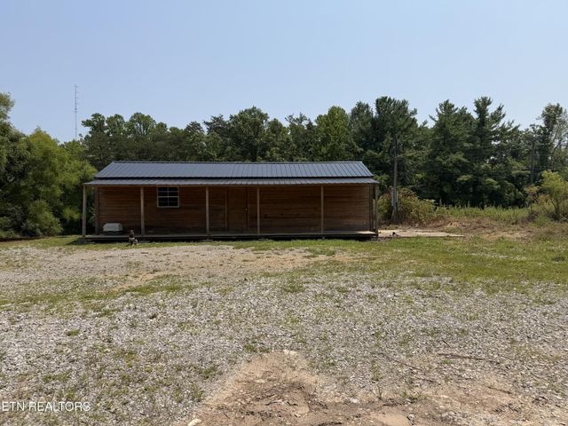 112 State Garage Rd, Jamestown, TN 38556