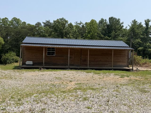112 State Garage Rd, Jamestown, TN 38556
