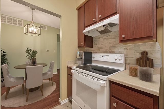 10053 Westpark Drive 289, Houston, TX 77042